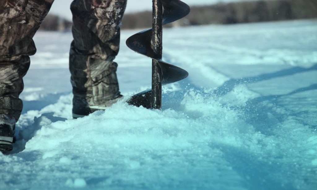 5 Best Hand Ice Augers (2024 Reviews) ⋆ Tackle Scout